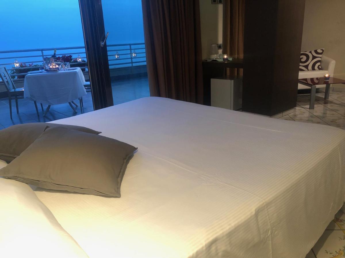 Hotel Ancora ปอนเตกัญญาโน ภายนอก รูปภาพ